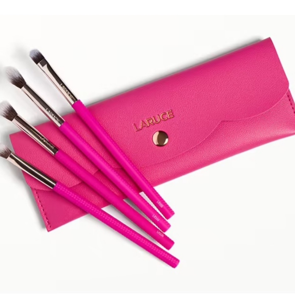 Laruce Kayla 4 eye makeup brush set in pink